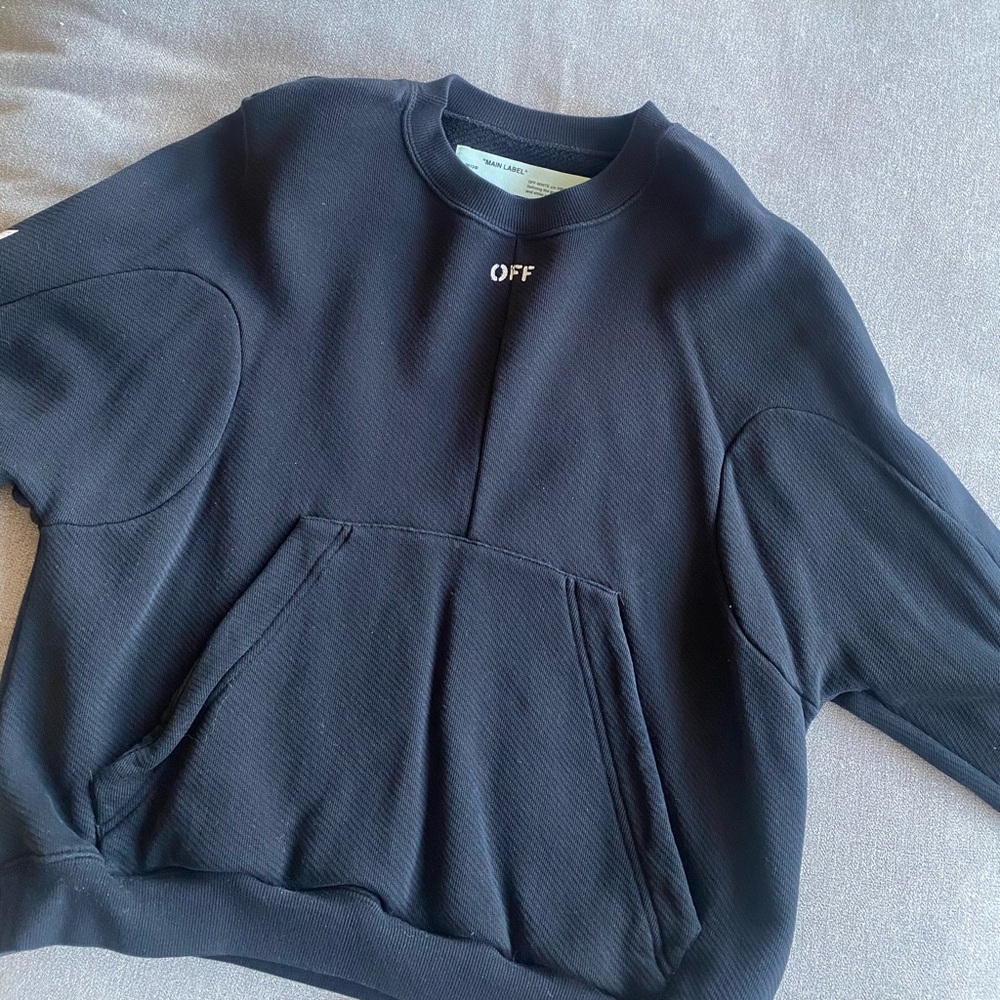 Off White Crew Neck - image 1